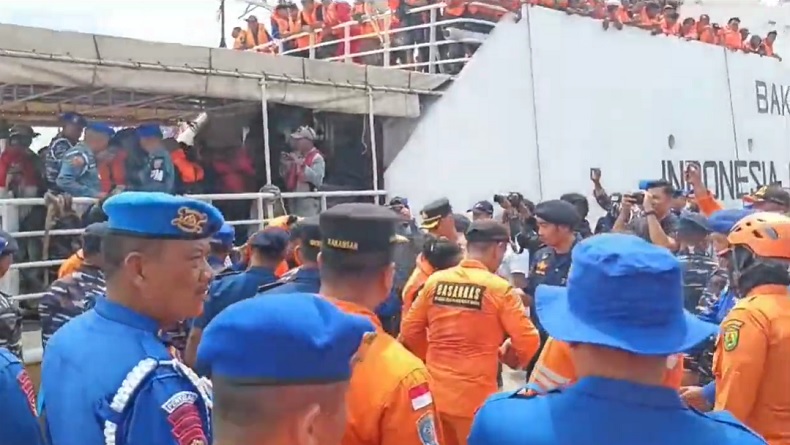 Ratusan Penumpang Kapal Terbakar Dievakuasi, 6 Orang Dilarikan ke RSUD Ulin Banjarmasin