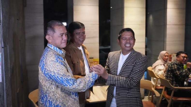 title Dedi Mulyadi Ungkap Pesan Airlangga usai Dipinang Golkar Maju Pilgub Jabar 2024 Dedi Mulyadi Ungkap Pesan Airlangga usai Dipinang Golkar Maju Pilgub Jabar 2024