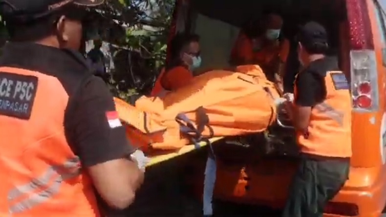 title Pemotor Tewas Tabrak Besi yang Diangkut Kendaraan Lain di Jalan Ayani Utara Denpasar Pemotor Tewas Tabrak Besi yang Diangkut Kendaraan Lain di Jalan Ayani Utara Denpasar