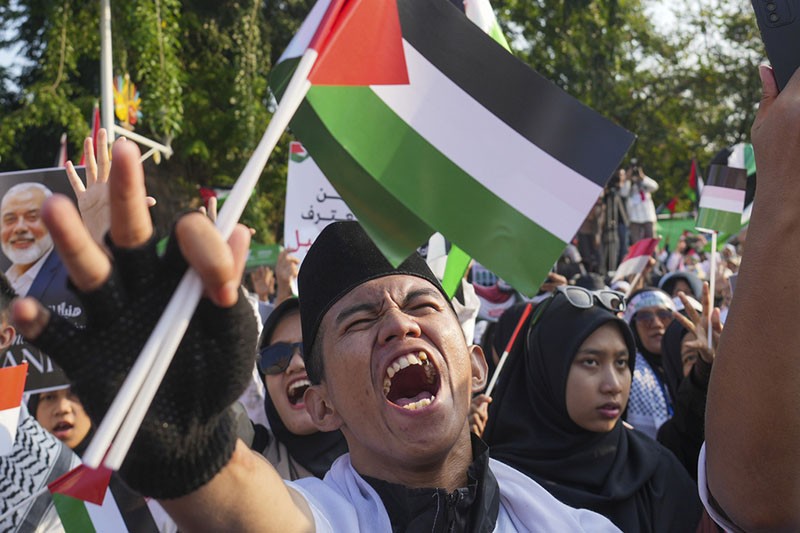 Kedubes AS di Jakarta Digeruduk Ratusan Massa Kecam Pembunuhan Ismail Haniyeh - Bagian 2