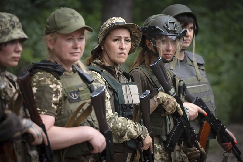 Spesialis Penembak Jatuh Drone Rusia Ternyata Para Perempuan Ukraina - Bagian 2