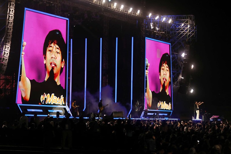 Penampilan D'Masiv Sukses Guncang Panggung LMAC Super Hitz Fest 2024 - Bagian 2