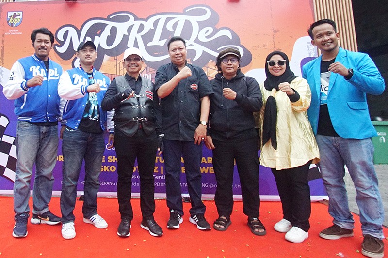 Momen Bakal Calon Wali Kota Tangerang Sachrudin Konvoi Motor Menyapa Warga - Bagian 6