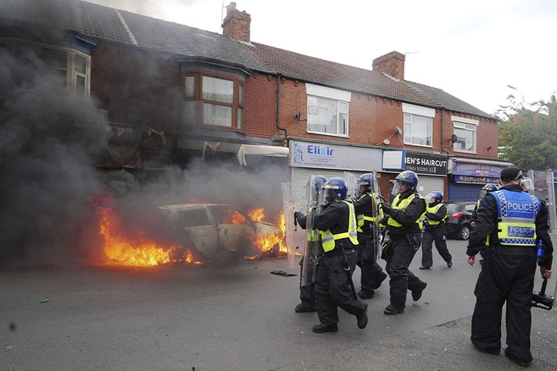 Kerusuhan Rasial Anti Imigran Pecah di Inggris, PM Keir Starmer Ultimatum Perusuh - Bagian 4