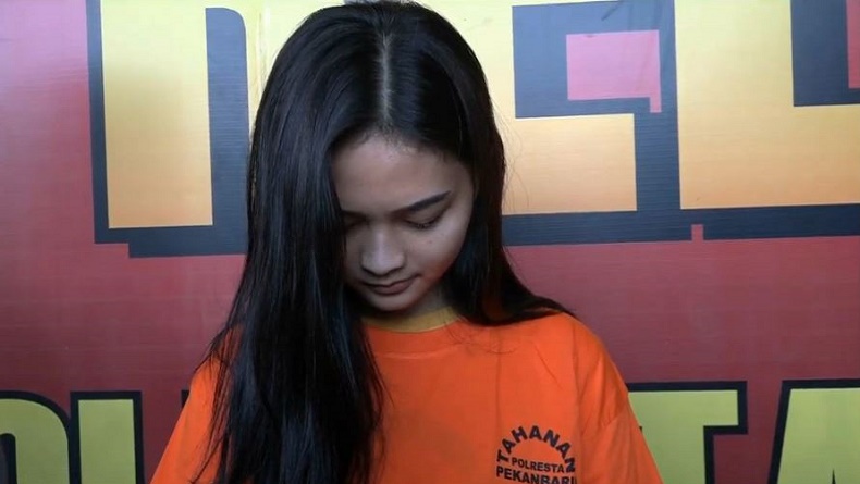title Marisa Putri Mahasiswi Penabrak IRT di Pekanbaru Segera Diadili, Diancam 12 Tahun Penjara Marisa Putri Mahasiswi Penabrak IRT di Pekanbaru Segera Diadili, Diancam 12 Tahun Penjara