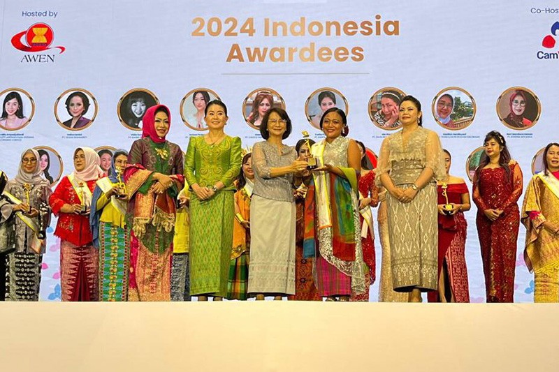 Perempuan Indonesia Terima Penghargaan AWEN Award di Kamboja - Bagian 1