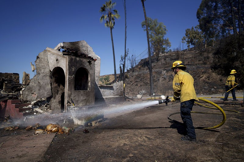 Sisa-Sisa Kebakaran Lahan di California, Permukiman Ludes Dilalap Api - Bagian 3