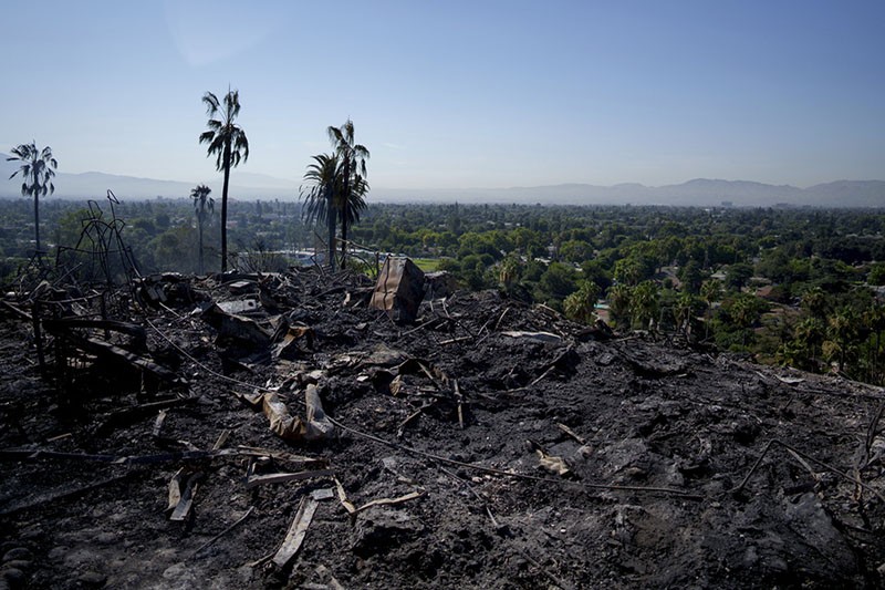 Sisa-Sisa Kebakaran Lahan di California, Permukiman Ludes Dilalap Api - Bagian 1