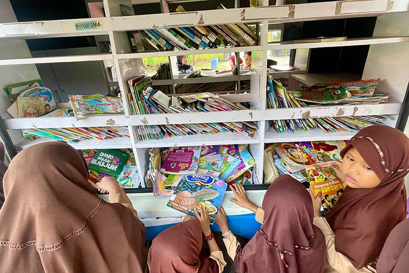 Tingkatkan Minat Baca bersama Mobil Perpustakaan Keliling - Bagian 2