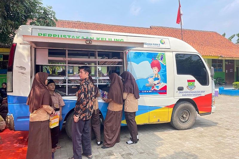 Tingkatkan Minat Baca bersama Mobil Perpustakaan Keliling - Bagian 3