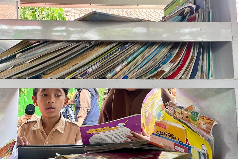Tingkatkan Minat Baca bersama Mobil Perpustakaan Keliling - Bagian 6