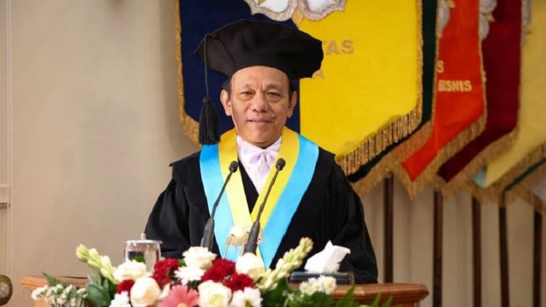 title Kisah Inspiratif Suyanta, Dulu Naik Sepeda ke Kampus Sejauh 40 Km Kini Raih Gelar Profesor Kisah Inspiratif Suyanta, Dulu Naik Sepeda ke Kampus Sejauh 40 Km Kini Raih Gelar Profesor