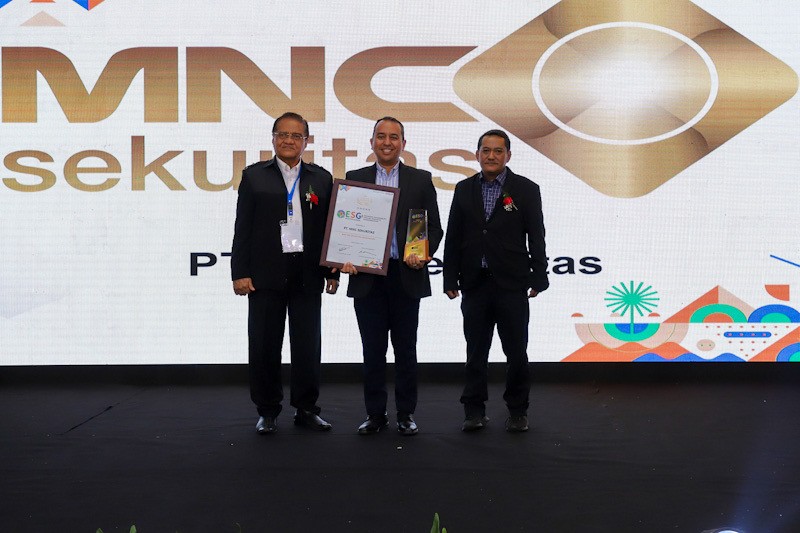 MNC Sekuritas Borong 3 Penghargaan ESG Initiative Awards 2024 - Bagian 2