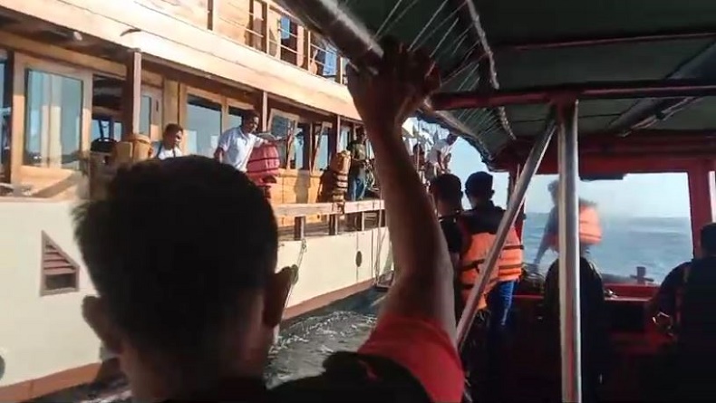 title Kapal Pinisi Monalisa I Tenggelam di Labuan Bajo NTT, Bawa 5 Wisatawan Kapal Pinisi Monalisa I Tenggelam di Labuan Bajo NTT, Bawa 5 Wisatawan