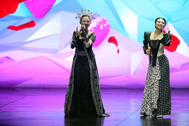 Duet Maut Wika Salim dan Arlida Putri Meriahkan Panggung Pemimpin Daerah Awards 2024 - Bagian 1