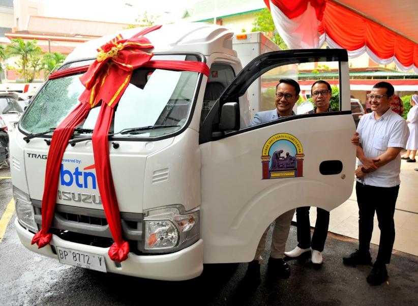 Penyerahan Bantuan Kesehatan untuk Masyarakat di Batam - Bagian 2