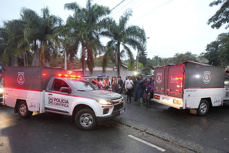 Pesawat Jatuh di Brasil Hantam Rumah Warga, 61 Orang Tewas - Bagian 3