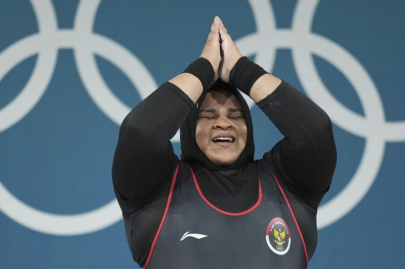 Momen Perjuangan Lifter Nurul Akmal pada Final Angkat Besi Olimpiade 2024 - Bagian 4