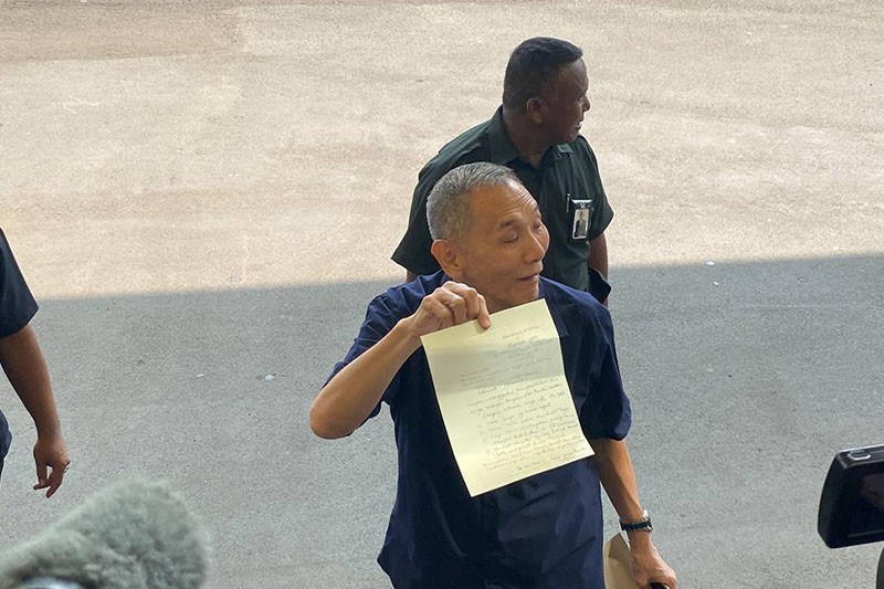 Jusuf Hamka Pamer Surat Pengunduran Diri dari Golkar, Susul Airlangga Hartarto Mundur - Bagian 3