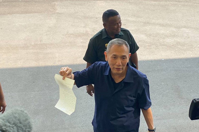 Jusuf Hamka Pamer Surat Pengunduran Diri dari Golkar, Susul Airlangga Hartarto Mundur - Bagian 2