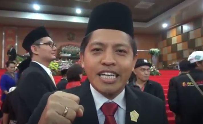title Kata Devie Barakati usai Dilantik jadi Anggota DPRD Bitung: Saya Mohon Doa agar Kuat Kata Devie Barakati usai Dilantik jadi Anggota DPRD Bitung: Saya Mohon Doa agar Kuat