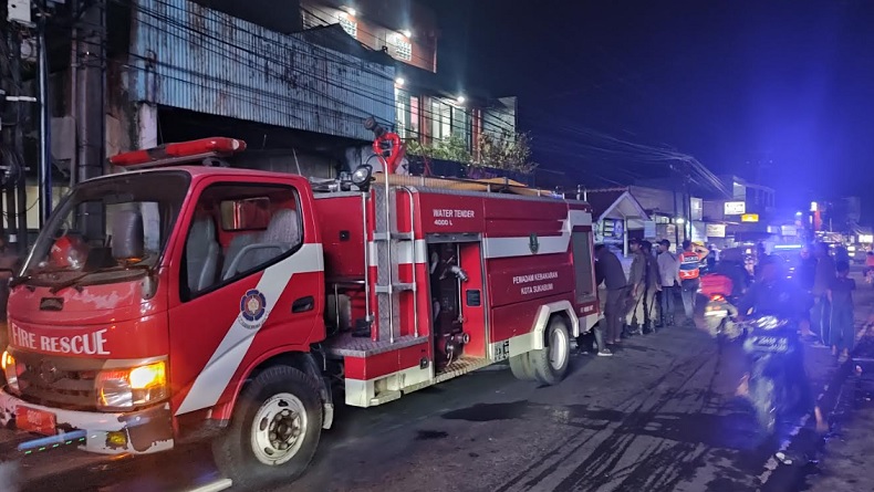 Mesin Pompa Overheat, Gudang Air Minum Dalam Kemasan di Sukabumi Hangus Terbakar
