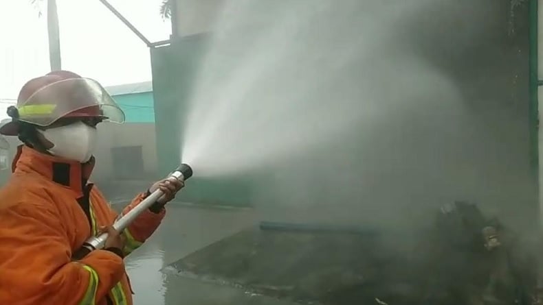 Kebakaran Pabrik di Kawasan Industri Serang, Bubuk Kimia Ludes Dilalap Api