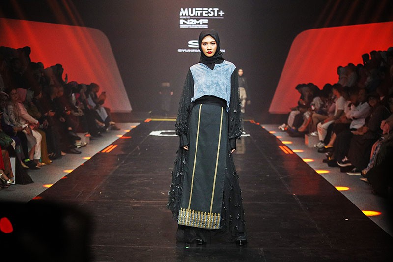 Deretan Koleksi Busana Muslim pada Hari Terakhir MUFFEST+ 2024 - Bagian 4