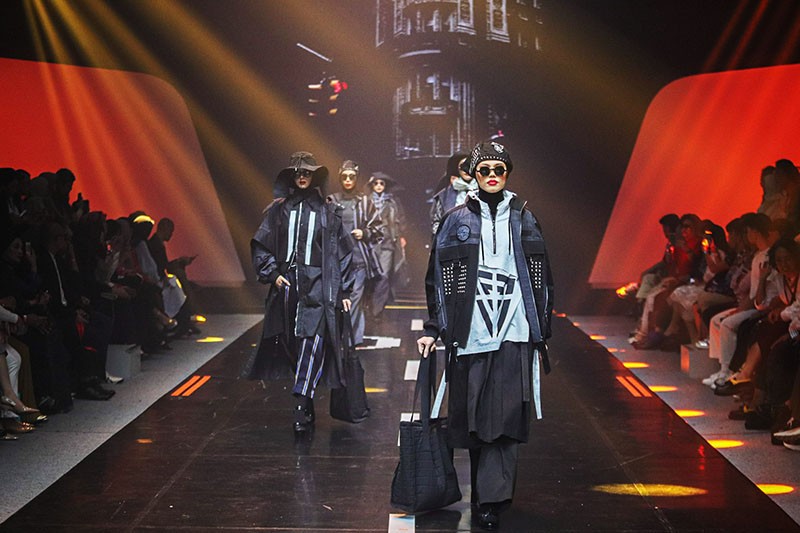 Deretan Koleksi Busana Muslim pada Hari Terakhir MUFFEST+ 2024 - Bagian 6