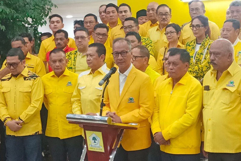 Ekspresi Agus Gumiwang Diangkat Jadi Plt Ketua Umum Partai Golkar - Bagian 1