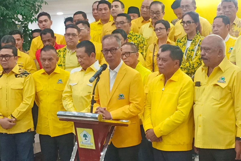 Ekspresi Agus Gumiwang Diangkat Jadi Plt Ketua Umum Partai Golkar - Bagian 2