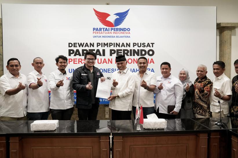 Partai Perindo Serahkan Surat Dukungan kepada Mahyeldi-Vasco di Pilgub Sumbar  - Bagian 5