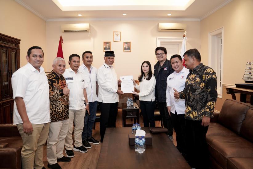 Partai Perindo Serahkan Surat Dukungan kepada Mahyeldi-Vasco di Pilgub Sumbar  - Bagian 3