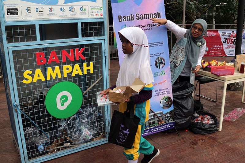 Warga Kutawaru Cilacap Kelola Bank Sampah Abhipraya - Bagian 2