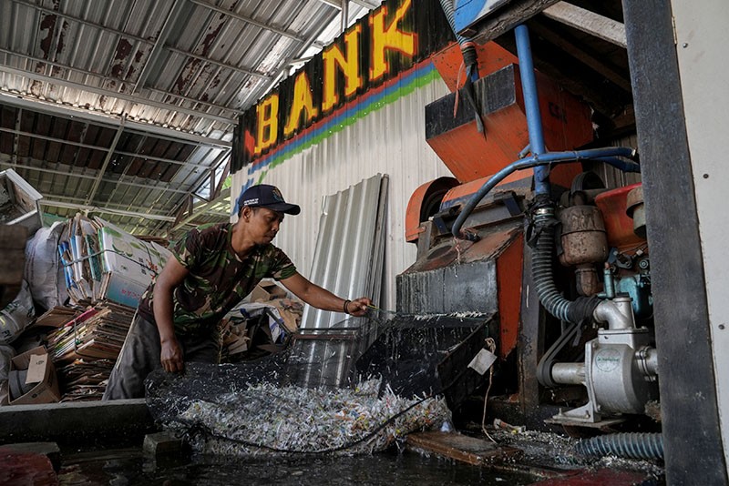Warga Kutawaru Cilacap Kelola Bank Sampah Abhipraya - Bagian 3