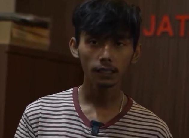 title Tampang Pria Koboi di Flyover Antapani Bandung Acungkan Pistol, Ternyata Mainan Tampang Pria Koboi di Flyover Antapani Bandung Acungkan Pistol, Ternyata Mainan