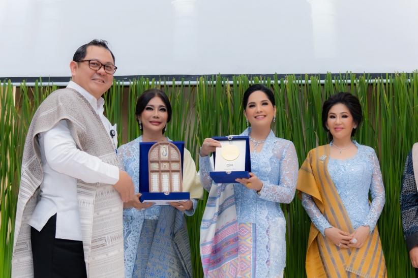 Pesona Ulos, Kreasi Ladies International Program Kenalkan Wastra dari Sumatera Utara - Bagian 3