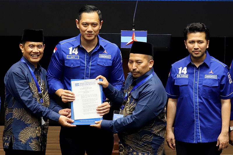 Partai Demokrat Serahkan Surat Rekomendasi kepada Puluhan Calon Kepala Daerah - Bagian 3