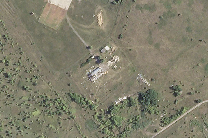 Penampakan dari Satelit Pangkalan Udara Rusia Dihancurkan Drone Ukraina - Bagian 2