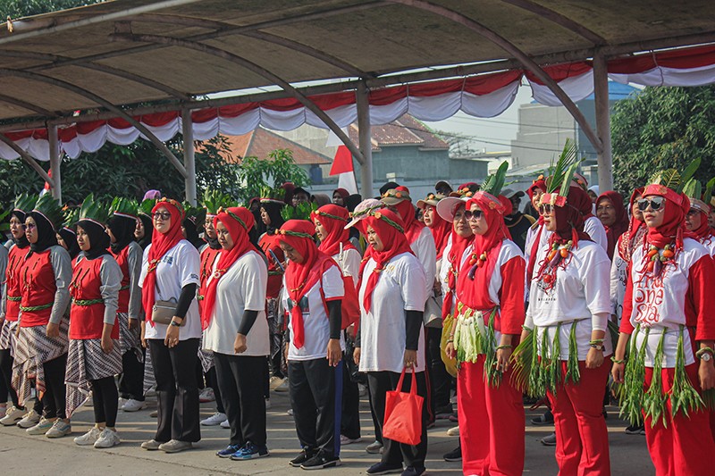 Ribuan Warga Mekar Baru Tangerang Jalan Santai Sambut HUT ke-79 RI - Bagian 5