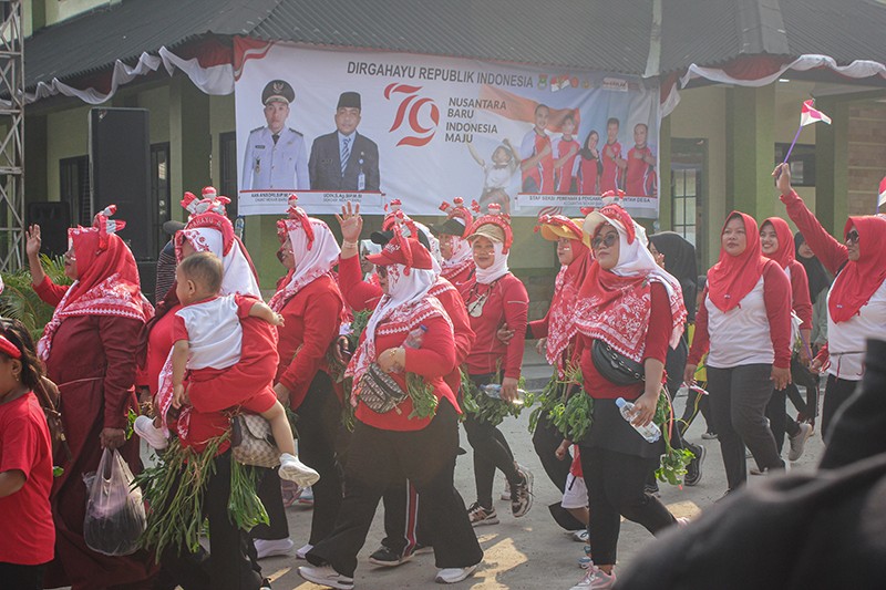 Ribuan Warga Mekar Baru Tangerang Jalan Santai Sambut HUT ke-79 RI - Bagian 2