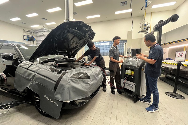 Kembangkan Keterampilan di Bidang Otomotif, BMW Indonesia Cetak Teknisi Muda - Bagian 3