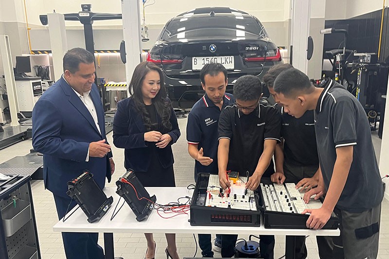 Kembangkan Keterampilan di Bidang Otomotif, BMW Indonesia Cetak Teknisi Muda - Bagian 1