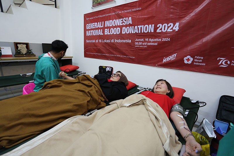 2.000 Masyarakat dan Relawan di 16 Titik Indonesia Mengikuti Donor Darah - Bagian 2