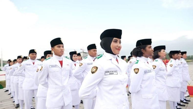 Penampilan Paskibraka Putri Tampak Berjilbab Saat Upacara HUT Ke-79 RI ...