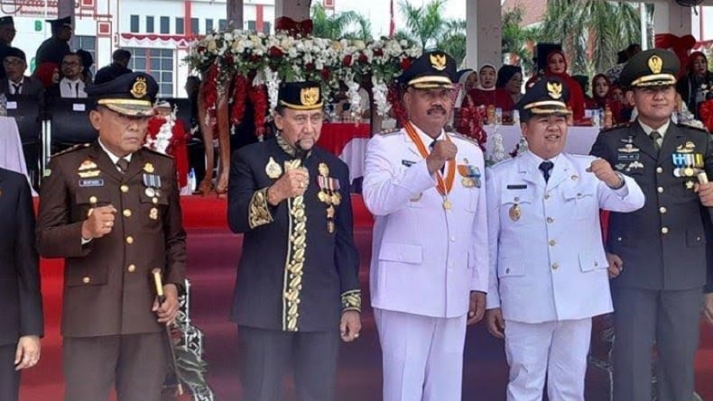 Tak Diundang ke IKN, Sultan Kutai Upacara di Kantor Bupati Bersama Masyarakat Tenggarong