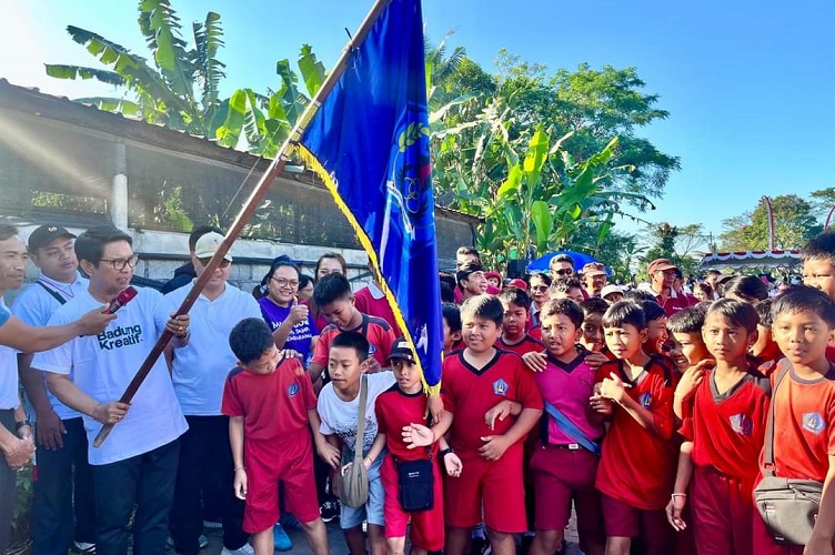 Meriahkan HUT RI, Sekda Badung Lepas Jalan Santai Masyarakat Desa Bongkasa Pertiwi