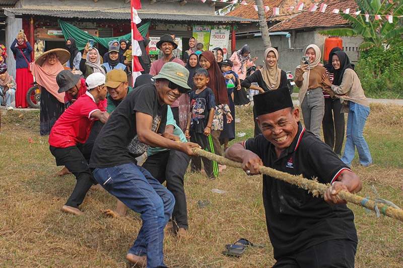 Mahasiswa KKN UIN Jakarta Sukses Gelar Rangkaian Lomba HUT RI di Desa Waliwis - Bagian 3