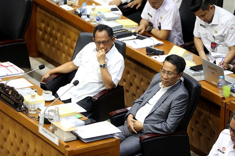 Baleg DPR Sahkan RUU Pilkada - Bagian 4