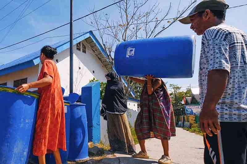 Kekeringan, Desa Pajukukang Maros Dapat Bantuan Air Bersih - Bagian 5